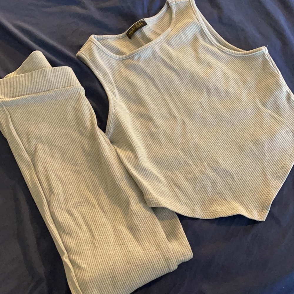 Simple lounge set